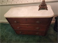 42x32x20 marble top vintage 3 drawer dresser