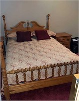 Queen size bed w/ comforter