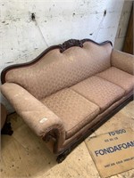 American claw footed couch late 1800's       (MC)(