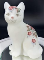 Fenton White Opal Satin HP Sitting Kitty