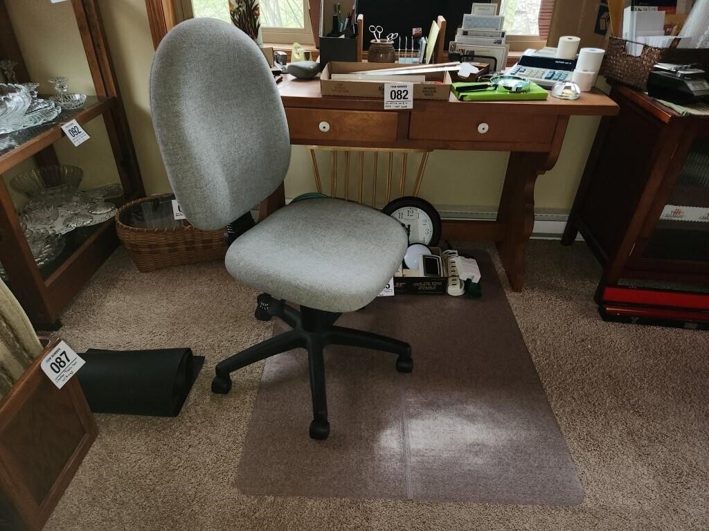 Desk 30" t x 52" w x 21" d w/ chair & mat