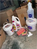 LOT OF QUICK N BRITE CLEANING PRODUCTS