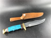 Fixed bladed hunting knife with simulated turquois