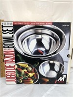 Stainless Steel Set of (5) Nesting Bowls new in