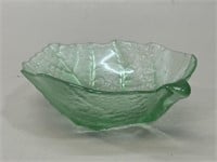 Green Emboosed  Glass Leave Dish