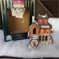 Norwood Hills Country Spirit Lighted House