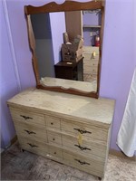 Blond wood 6 drawer dresser w/mirror