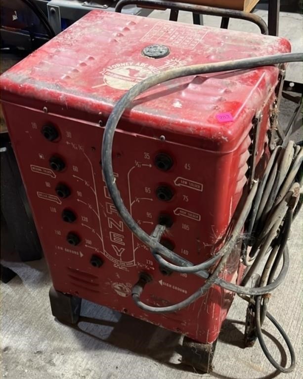 Forney 180 amp Welder w/Cables