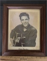 ELVIS-FRAMED DECOR