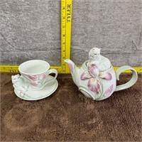 Porcelain White Cat with Iris Flower Tea Set