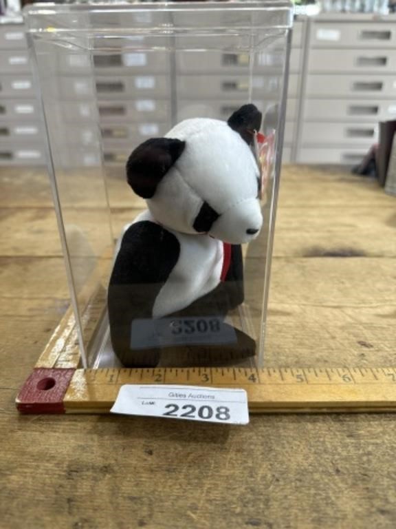 Collector, beanie baby panda