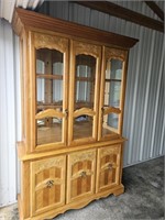 Hutch w/ glass front cabinet & glass shelves