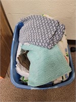 TOTE OF LINENS