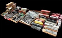 Large Lot of Vintage Lionel Trains and Accessories