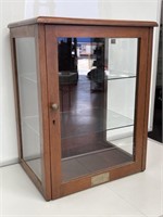 Small Glass Counter Top Display Case 450 x 610 x