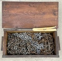 Box of Tow-Chains