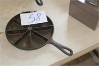 9" UNMARKED CAST IRON CORNSTICK PAN