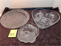 3 Christmas glass platters