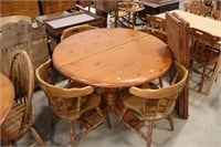 PEDESTAL TABLE WITH 2 LEAVES  AND 4 CHAIRS