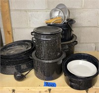 Granite ware roaster, pots & water bath pots