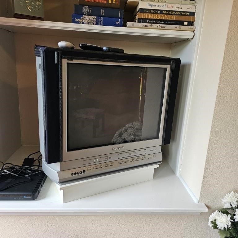 Rare Panasonic Triple Play TV, DVD, VCR Combo