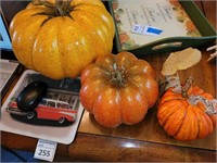 3 Decorative pumpkins