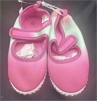 Size 10 Toddler Girls Pink Fade Water Shoes NWT
