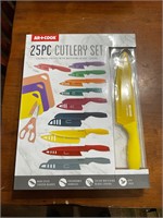 Brand new 25 piece cutlery set