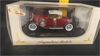 Die cast Signature 1930 Pierce-Arrow Model B