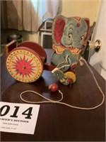 Vintage, gray elephant
Pool toy