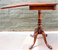 Furniture Antique Queen Anne Style Card Table
