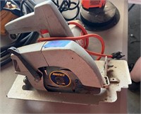 Black and Decker Circular Saw-used