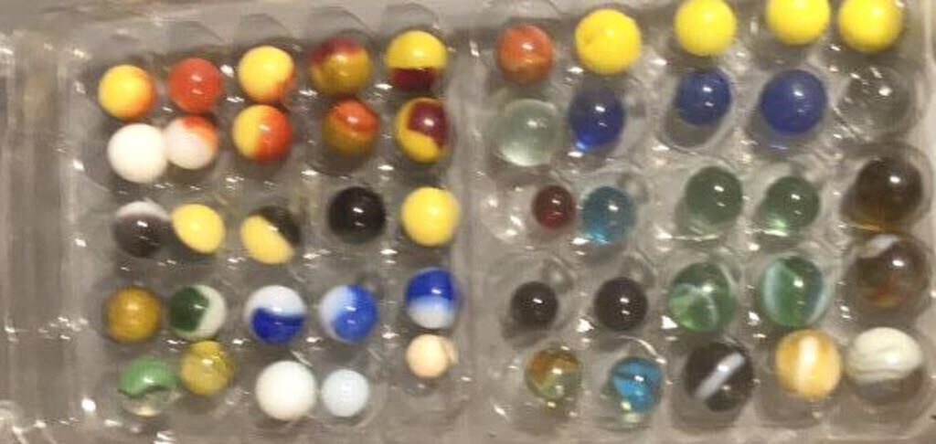 Tray of 40+ Vintage Marbles