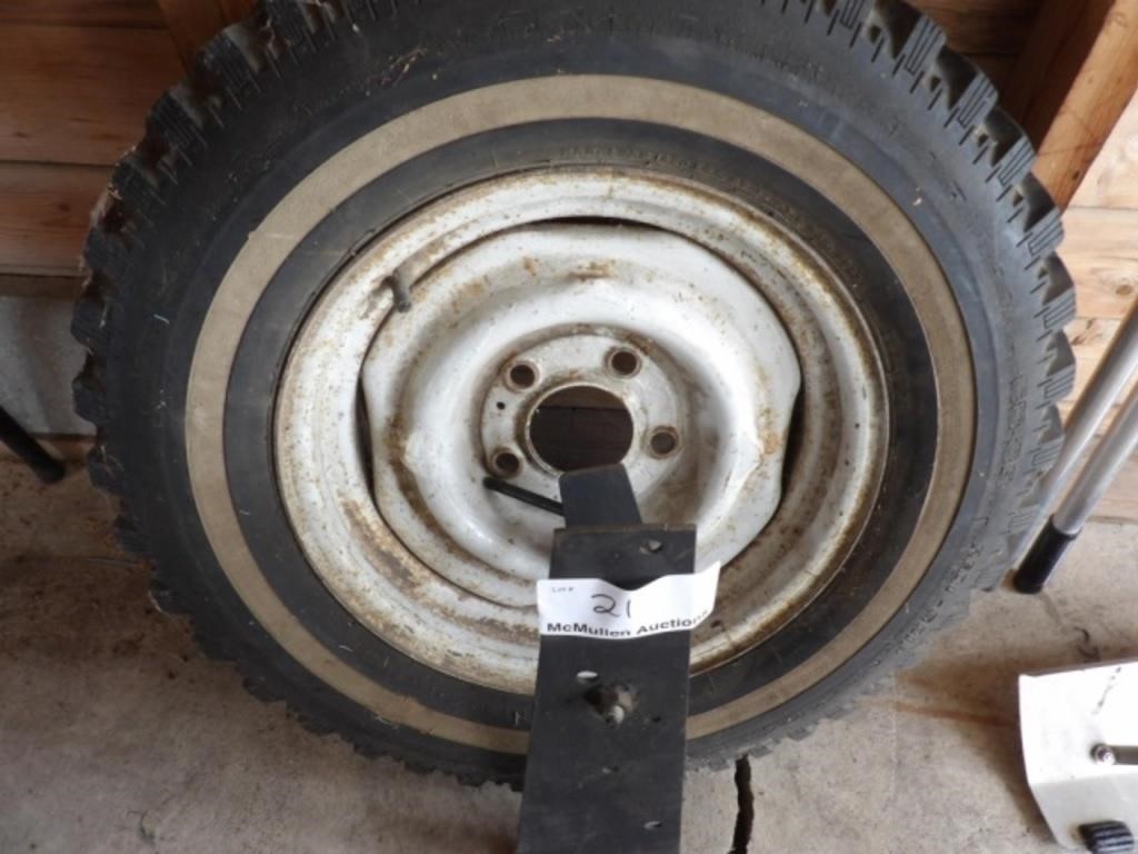 78-15 Tire on 5 Bolt Rim & Spare Tire Mount