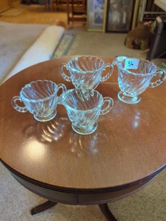 Large and small cream and sugar set, colony