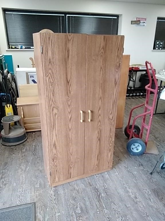 5 ft wood cabinet