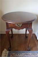 Pennsylvania House Queen Anne End Table w/ Drawer