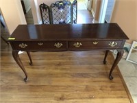 STANLEY QUEEN ANNE SOFA TABLE