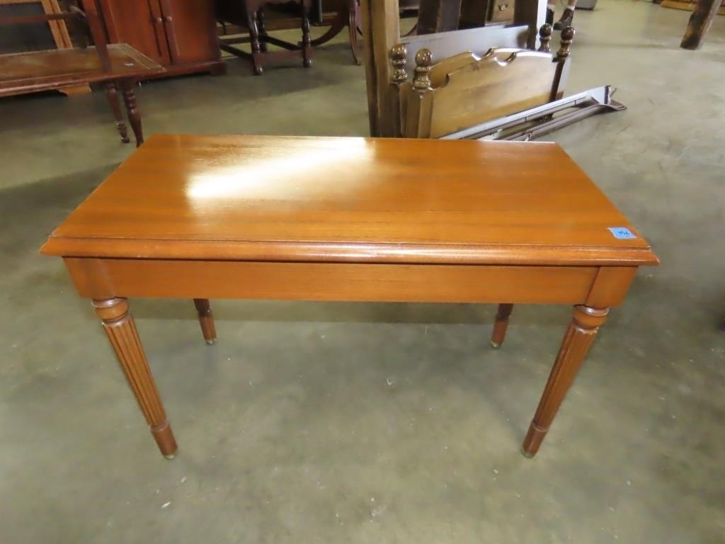 Online Auction of Glassware, Records & Furniture