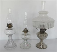 Vintage Aladdin Oil Lamp with Aladdin Glass