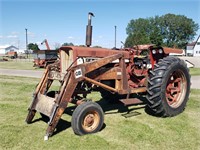 Farmall 656 Gas Tractor - Runs & Drives