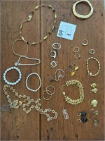 Gold, silver and pearl lot