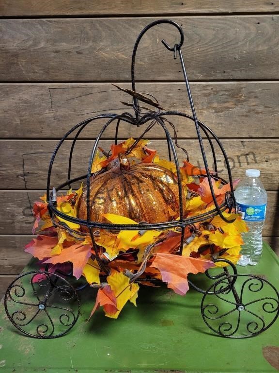 Large Pumkin Wagon Display