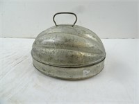 Vintage Metal Shell Dessert Mold Box
