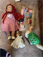 Vintage dolls/doll furniture
