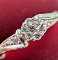 $1400 10K  1.56G Diamond(0.1ct) Ring