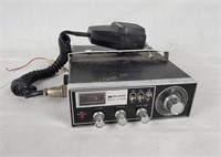 Midland Model 13-882b Cb Radio Transceiver W/ Mic