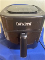NuWave Brio 6 QT Air Fryer Plus - Appears New