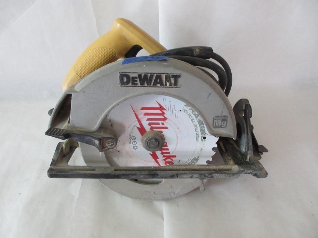 DeWalt 7 1/4" Circular Saw