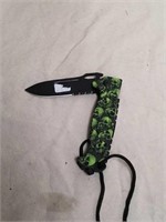 New skull handled pocket knife